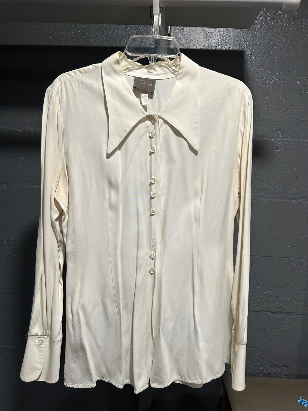 New York Style Cream Button-Front Long Sleeve Blouse